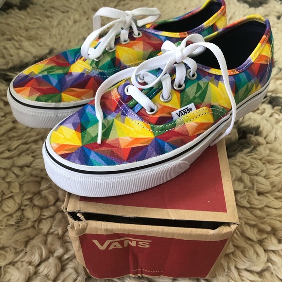 VANS! - Picture 2 of 4